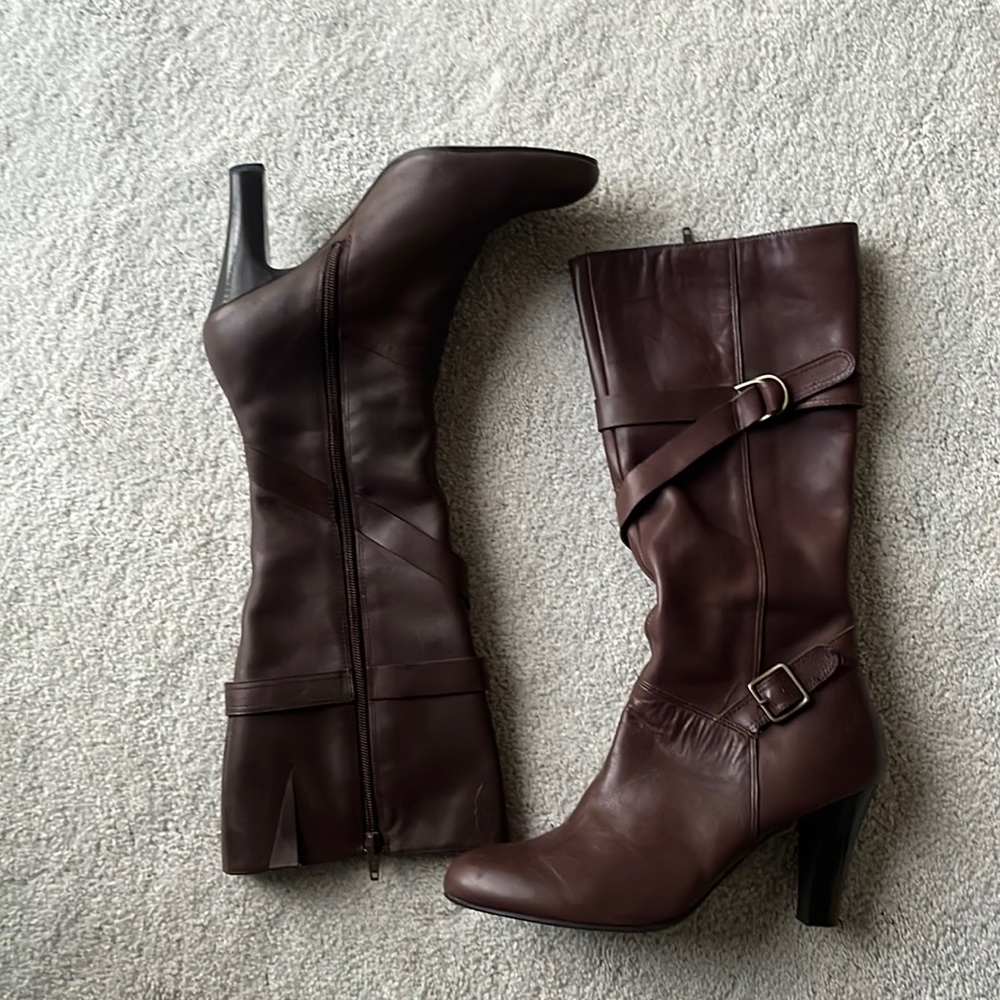 Nine West boots size 9. Minor repair required, replacement “tap” on heel.